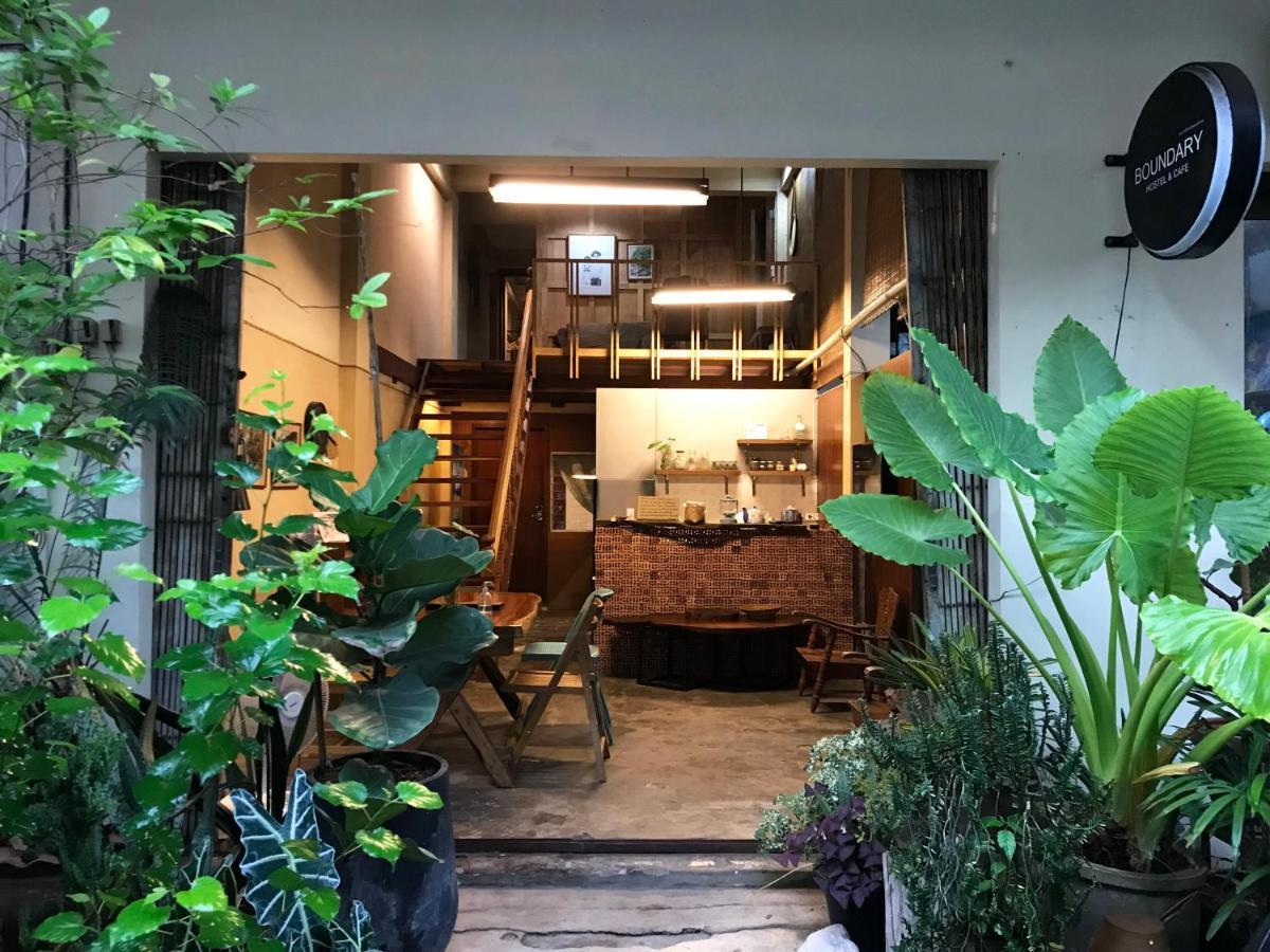 Boundary Hostel And Cafe Сураттхани Экстерьер фото